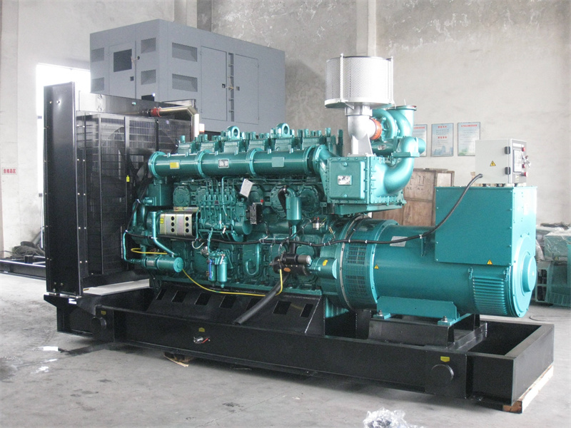多文镇200KW 柴油发电机的油耗是多少？